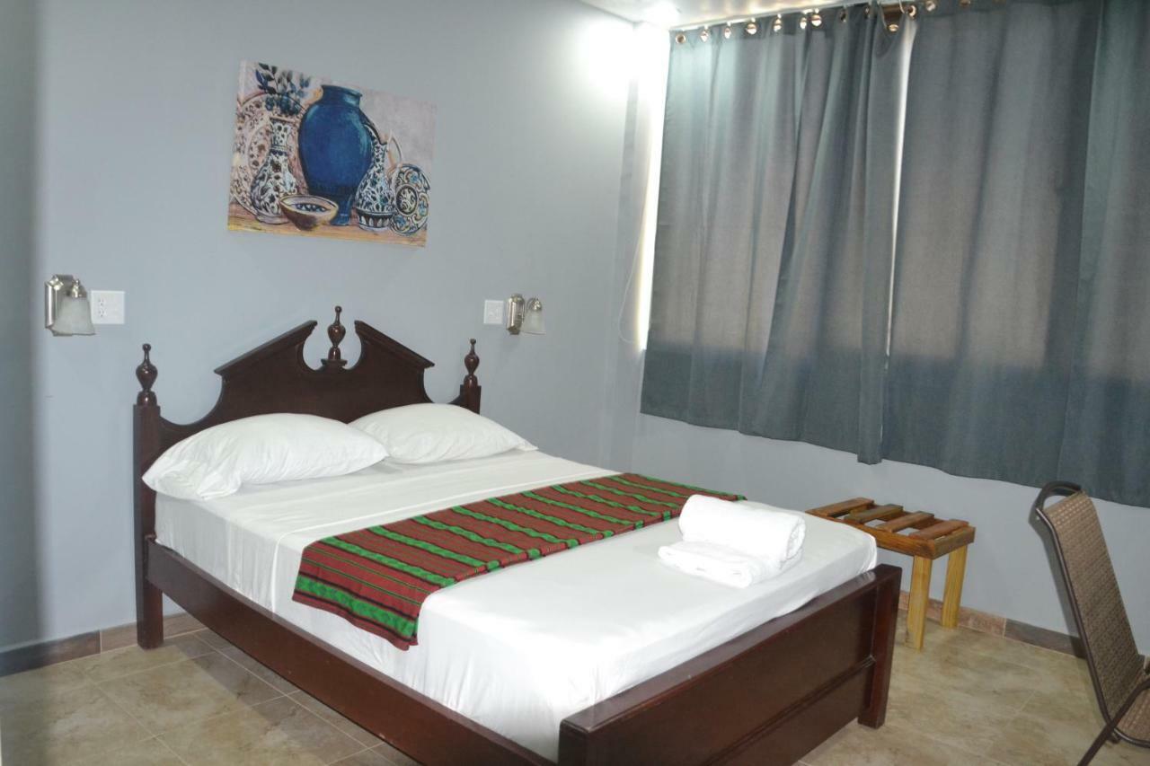 Maya Bella Downtown Hotel San Ignacio Esterno foto